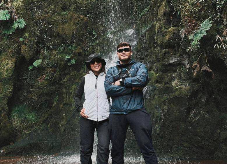 Jois Ramírez y su novio Kevin Bocanegra, fallecido en el ascenso al nevado del Tolima. FOTO: Cortesía