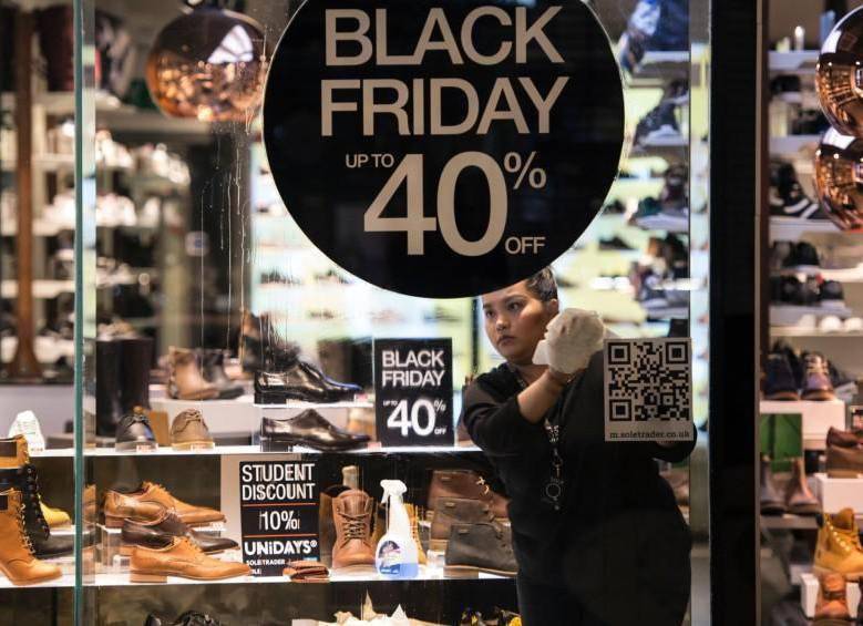 En Colombia, la tecnología, retail y entretenimiento son las categorías favoritas para las compras en plataformas digitales. FOTO: AFP