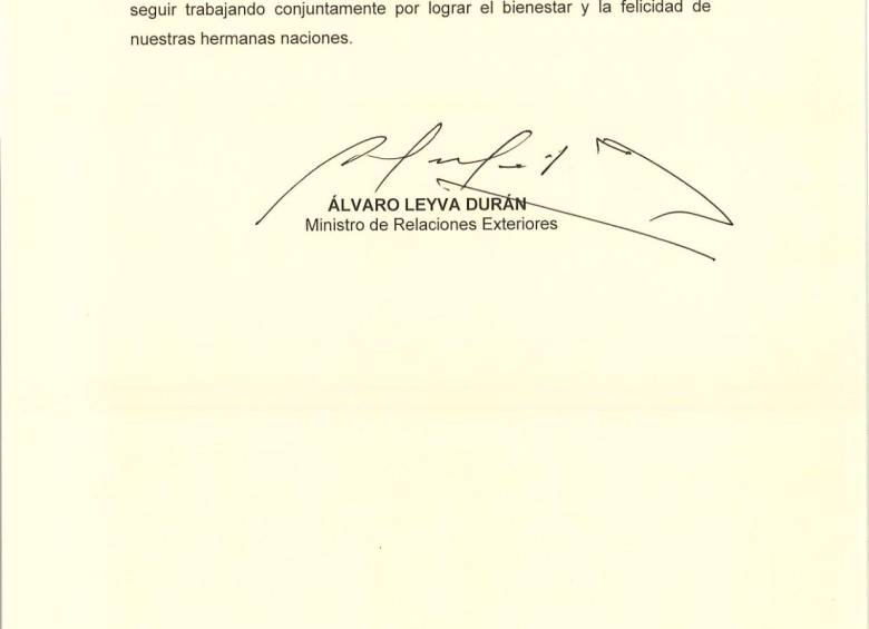Canciller Álvaro Leyva pidió disculpas a Panamá por comentarios de mal gusto durante evento en EE. UU. 
