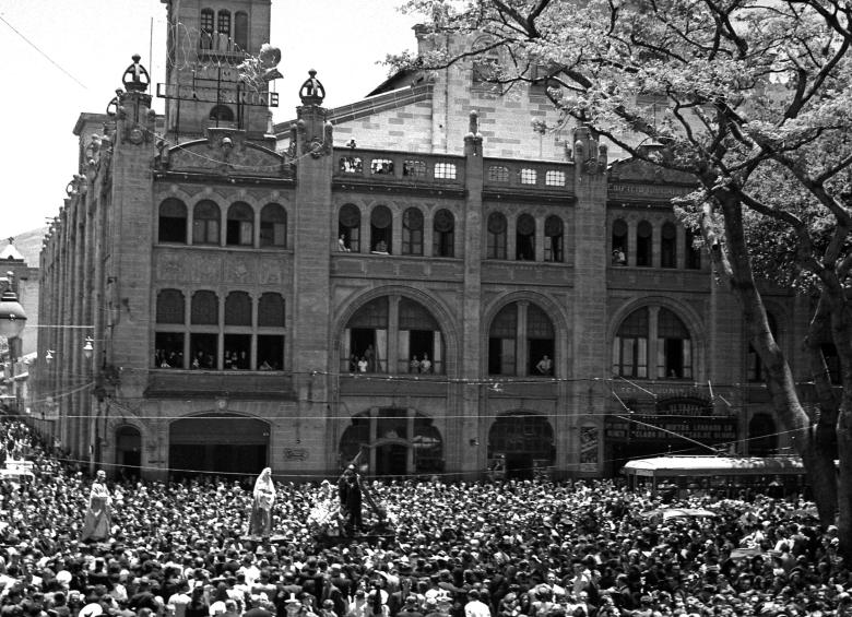 Por el Teatro Junín pasaron compañías de ópera de España, Italia y Brasil. FOTO Gabriel Carvajal. Biblioteca Pública Piloto. Archivo fotográfico.