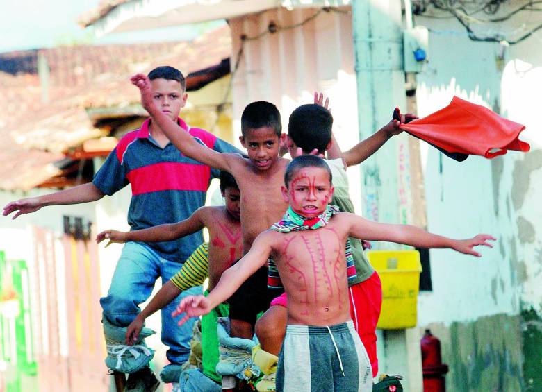 Con mucha madera es el título de esta fotografía, que en 2006 ganó el primer lugar en la categoría Creadores del Concurso de Fotografía Los Niños de mi tierra, del periódico el Mundo. FOTO: Juan Antonio Sánchez. 