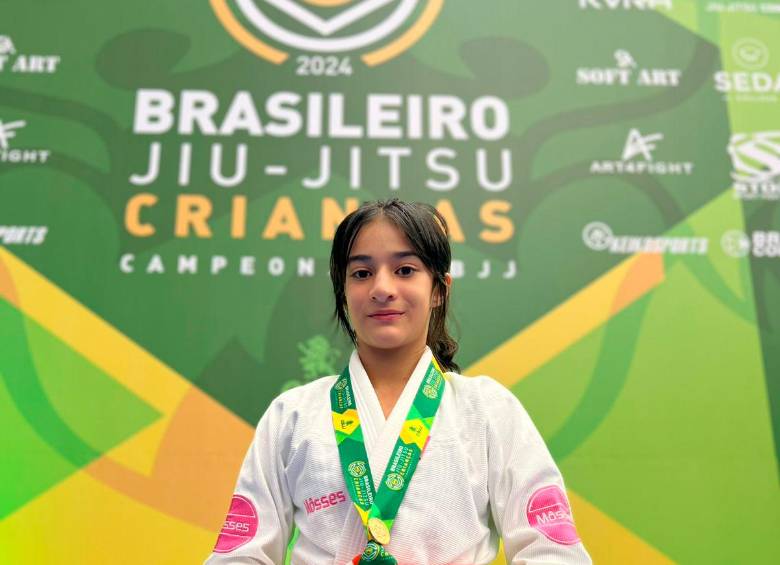 Emiliana Osorio sorprende con su talento en el jiu-jitsu. Su entrenador la ve combatiendo con rivales élite dentro de tres años. FOTO CORTESÍA