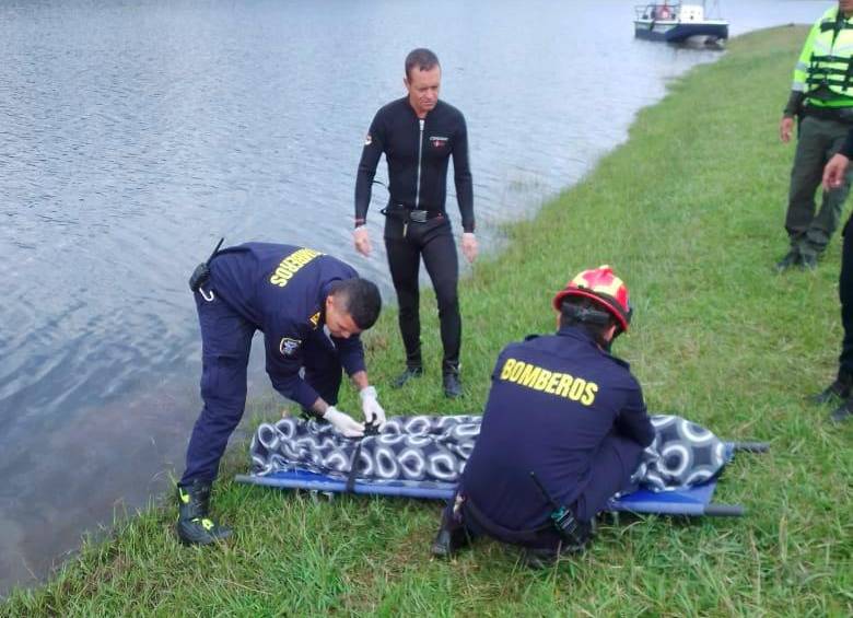 El operativo de rescate los realizó el Cuerpo de Bomberos de Guatapé, con apoyo de la Policía Nacional. FOTO CUERPO DE BOMBEROS DE GUATAPÉ