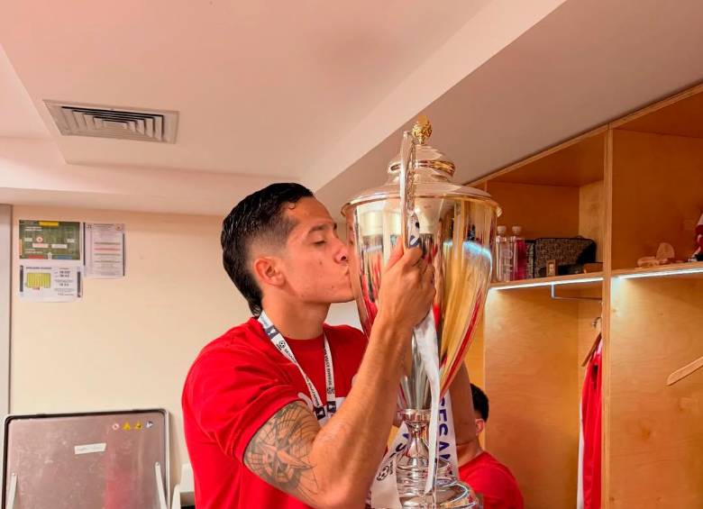 Alejandro Piedrahita consiguió su segundo título como profesional. El primero fue la Liga Betplay 2022-2 con Deportivo Pereira. FOTO: INSTAGRAM PIEDRAHITA07
