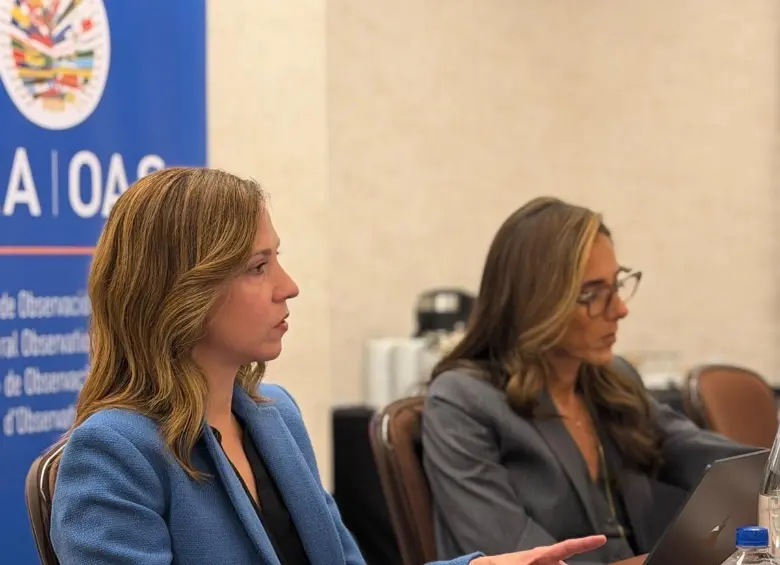 La presidenta de Aliadas y de AmCham Colombia, María Claudia Lacouture; y la presidenta del Consejo Gremial Nacional, Natalia Gutiérrez. FOTO: Amcham.