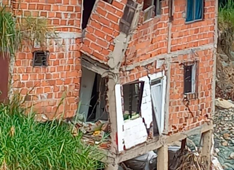 Las viviendas que colapsaron en Itagüí están ubicadas en cercanías de la quebrada La María. FOTO cortesía
