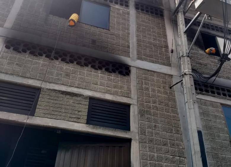 Controlado incendio en el Centro de la Moda, en Itagüí