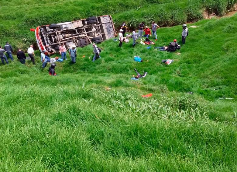 Accidente de bus en Santa Rosa de Osos deja 12 lesionados