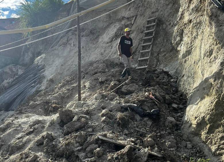 Otras seis casas fueron desalojadas mientras las autoridades revisan si son habitables o no. FOTO: Cortesía