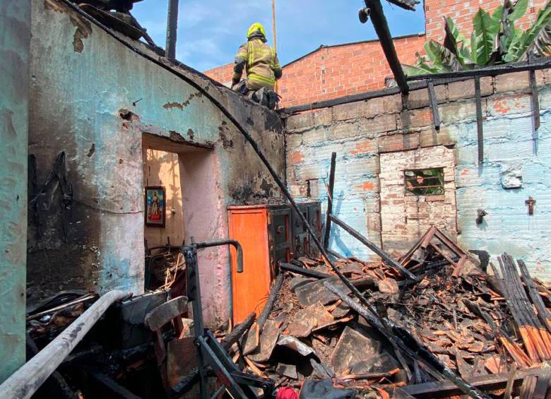 Incendio en Belén Aguas Frías dejó una mujer herida y una vivienda en pérdida total