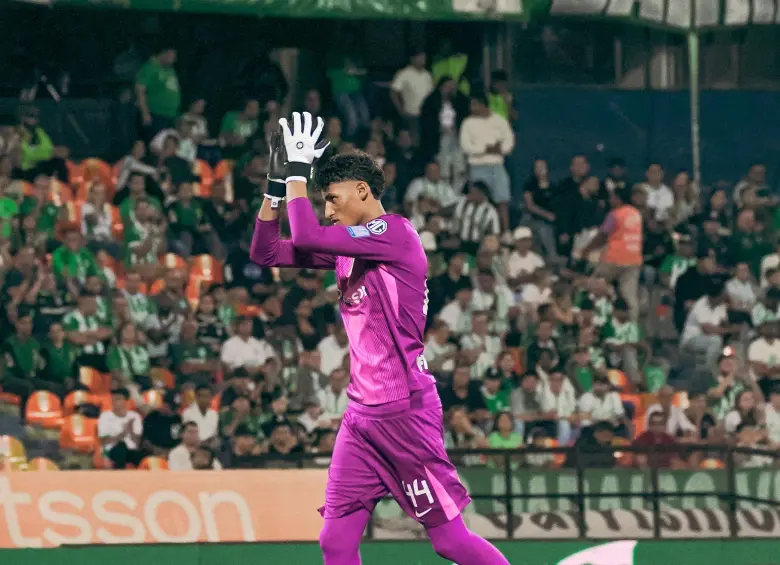Kevin Cataño durante su debut con Atlético Nacional. FOTO @nacionaloficial