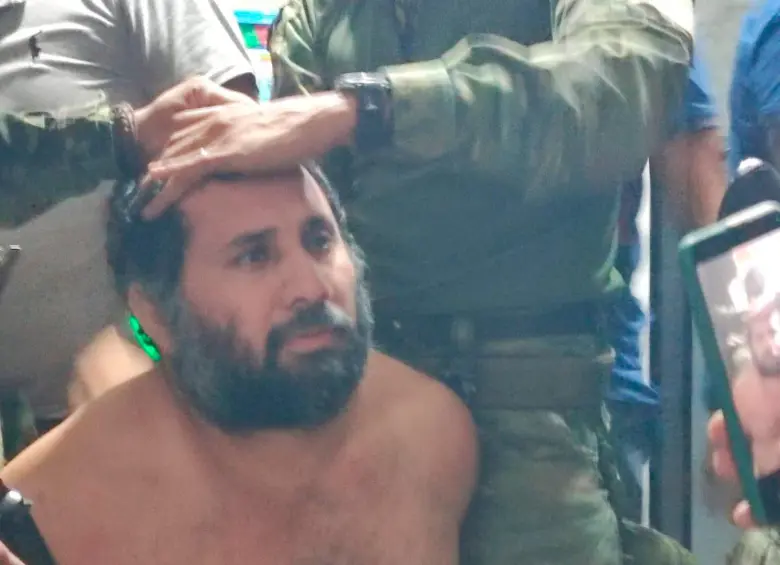 José Adolfo Macías Villamar (“Fito”) al momento de su captura en Manabí, Ecuador. FOTO: Tomada de X @EjercitoECU