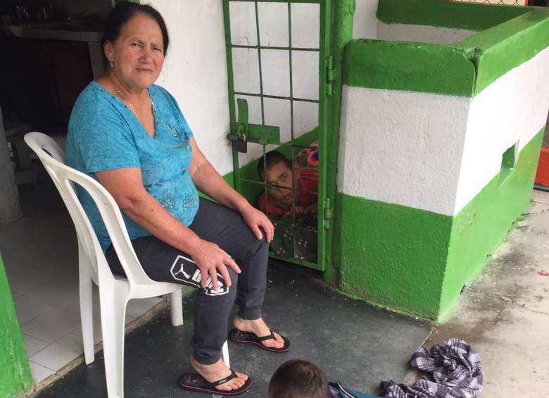 Nidia vive a 20 minutos del casco urbano de Briceño, en el norte de Antioquia, con dos de sus hijos. FOTOS MAURICIO LÓPEZ