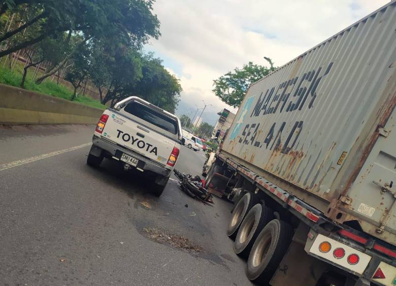 Accidente de tres vehículos dejó un muerto en la autopista Sur
