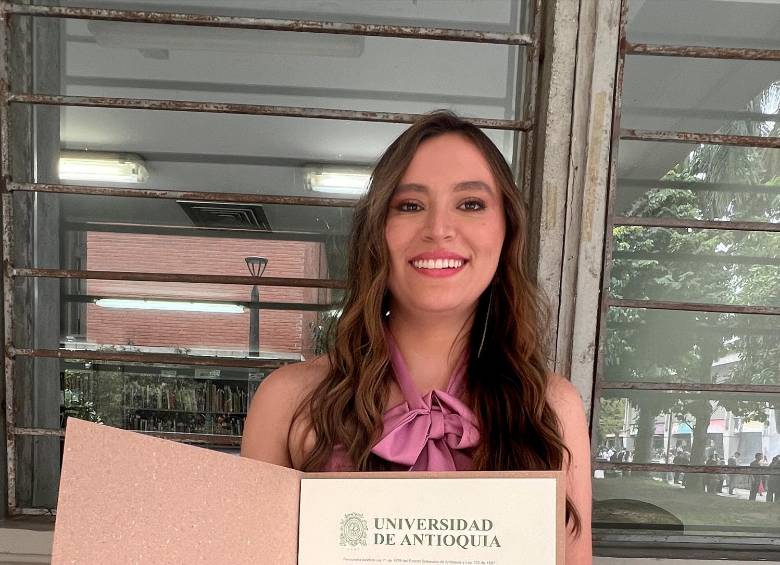 Fundación de antioqueñas beca a estudiantes sin recursos desde Estados Unidos