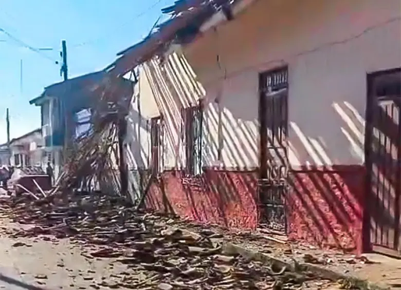 Tras el paso del terremoto de 7,4 así quedó el municipio. Foto: Captura de video