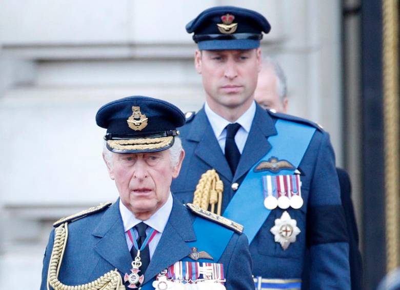 El Príncipe William recibió el título de Príncipe de Gales porque su papá, el rey Carlos III, llevaba en su nombre ese título. FOTO: EFE