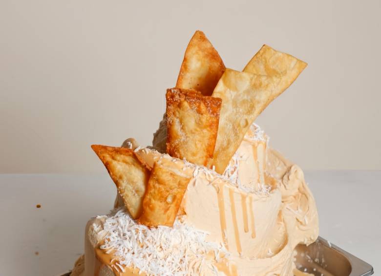 En helado, torta o postre: las nuevas formas de comer natilla y buñuelo