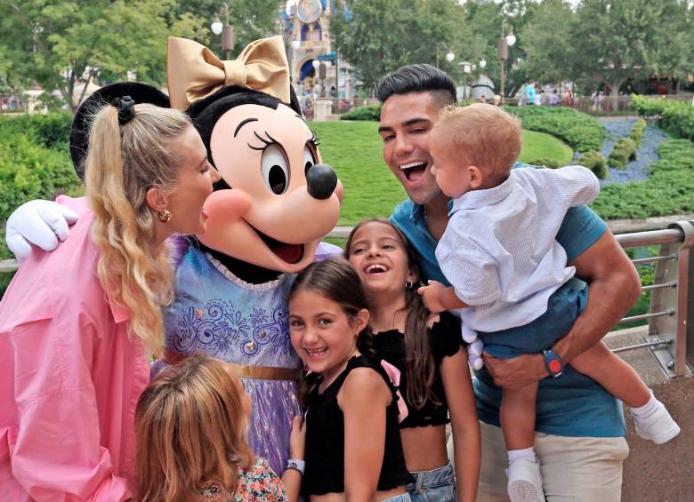 Falcao, su esposa Lorelei y sus cuatro hijos pasaron un agradable día en Walt Disney World Resort. FOTOS CORTESÍA Gregg Newton