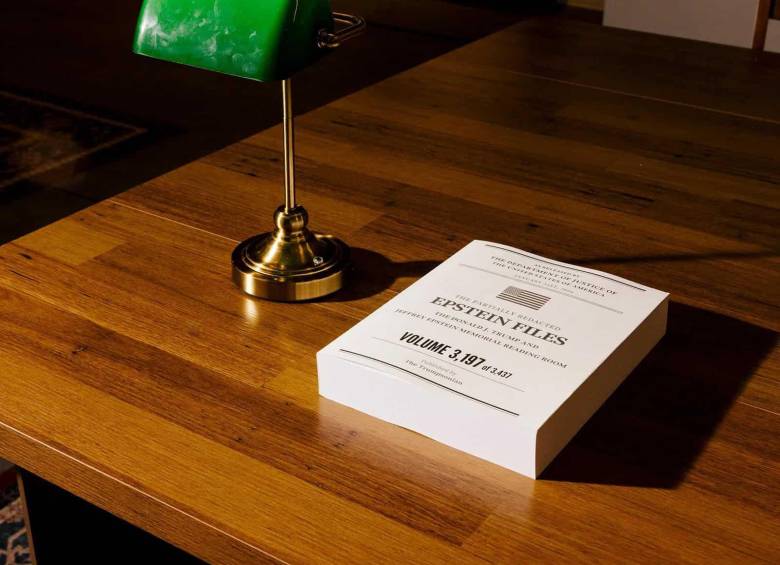 Libro expuesto en la instalación de archivos del caso Epstein en EE. UU. Foto: tomada de X