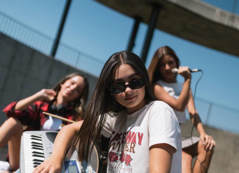 Descomunal y Yoyo Jeans se unen para impulsar el talento de las mujeres en la industria de la música