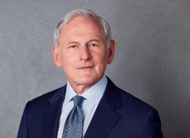Victor Garber tiene 73 años y vive en Nueva York con su esposo, el artista Rainer Andreesen. FOTO cortesía Universal TV