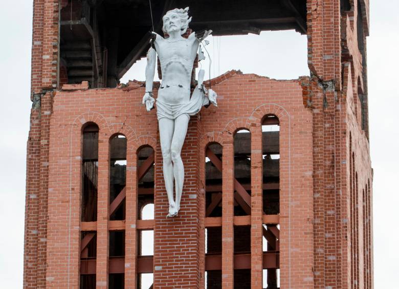 Así está el Cristo de la Esperanza, emblema de la Basílica Menor del municipio de Quimbaya. Aun no se sabe cuándo reabrirá el templo. FOTO julio c. herrera