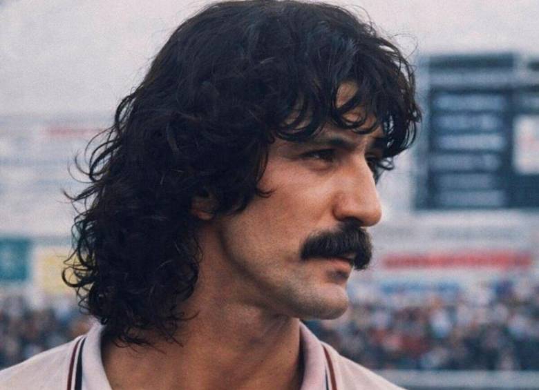 Alonso “Pocillo” López en Cristal Caldas donde fue dirigido por Francisco Maturana. En 1981 ganó la Copa Colombia con Deportivo Independiente Medellín. FOTO: X ONCECALDAS_CO