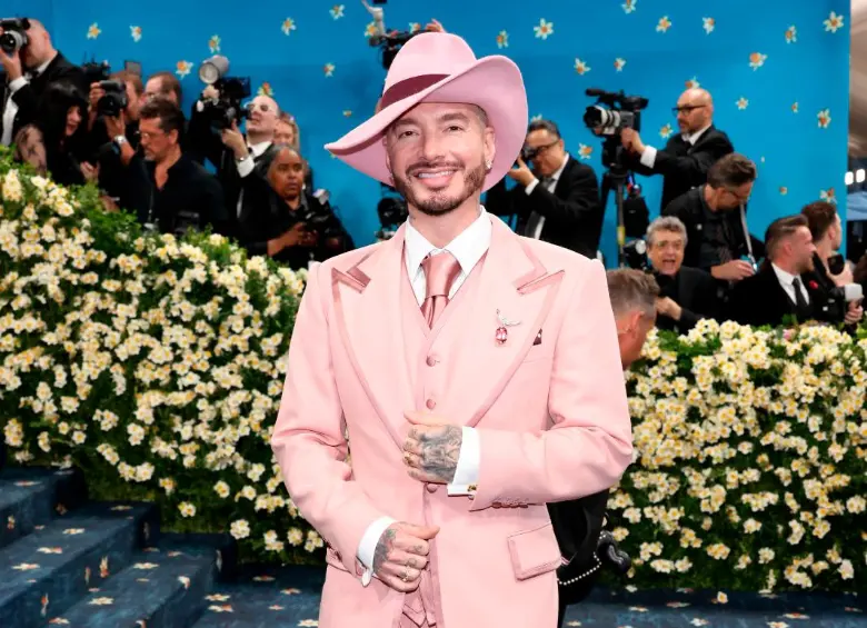 J Balvin en un traje de Marc Jacobs. FOTO Getty