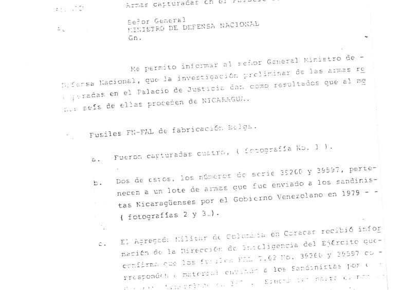 El oficio del 9 de diciembre de 1985 firmado por el general Augusto Guerrero, comandante de las Fuerzas Militares, sobre armas de Venezuela y Nicaragua. Archivo obtenido por EL COLOMBIANO.