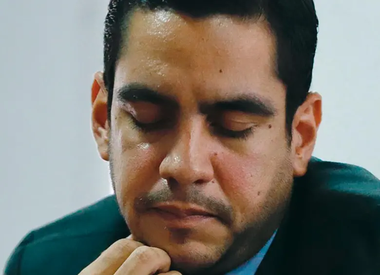 ¿Cómo hacen para repetir curul 7 investigados por corrupción?