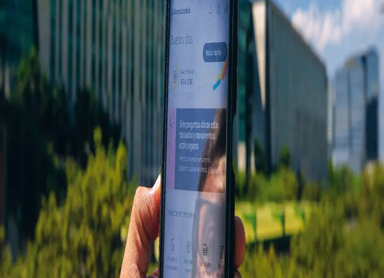 Bancolombia reportó intermitencias en su app y anunció un mantenimiento programado que afectará el pago de facturas en canales digitales. FOTO Camilo Suárez