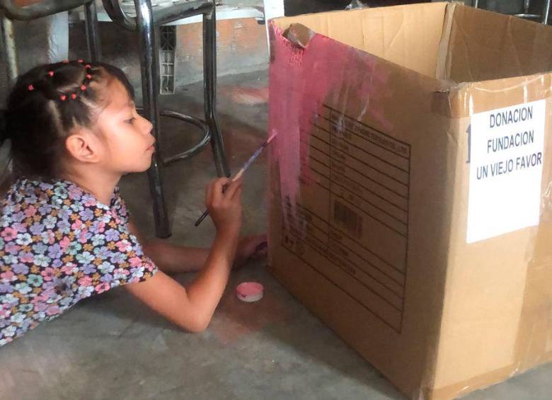 A Mariana le gusta pintar, estudiar, jugar y compartir con otros niños de su edad. La imagen se publica con consentimiento de la madre. FOTO Cortesía