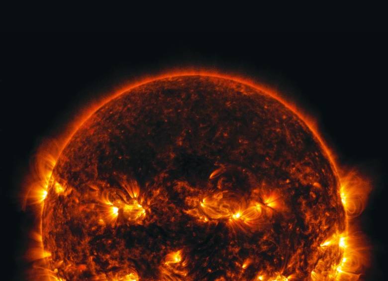 El Sol es aún una estrella adulta. Se estima que en 3.000 millones de años envejezca. Para esa fecha, los humanos pueden haber desarrollado tecnologías para habitar otros planetas. FOTO Nasa