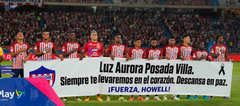 Emotivo homenaje del Junior por la muerte de la mamá del central Howell Mena en el duelo ante América