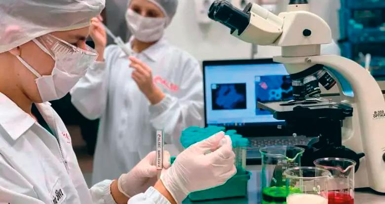 Alejandro está seguroque las habilidades de cada uno habilitan soluciones para resolver problemas complejos, como alimentar a quienes exploran el espacio. FOTO: Manuel Saldarriaga