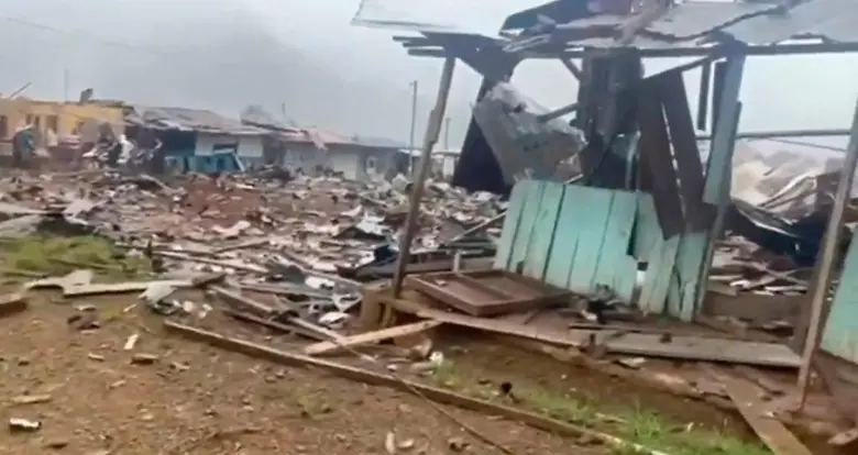 Esta es la vivienda en la cual los terroristas guardaban los explosivos, según la comunidad. IMAGEN TOMADA DE VIDEO.
