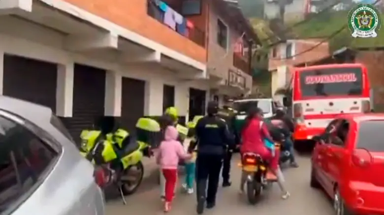 Durante los operativos fueron recatados cuatro menores de edad. FOTO Cortesía Policía