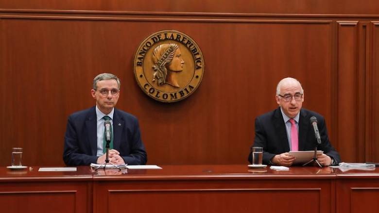 Ministro de Hacienda, Miguel Gómez; y el gerente del Banco de la República, Leonardo Villar. Foto: Banrep