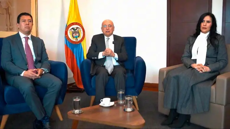 De izquierda a derecha: Yefferson Dueñas, Eduardo Montealegre y Olga Claros