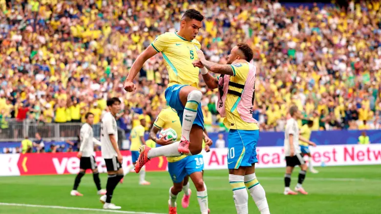 Brasil y Paraguay son las dos selecciones de Sudamerica que ya se instalaron en octavoas de final del Mundial de Norteamérica. FOTO TOMADA X@FIFAcom