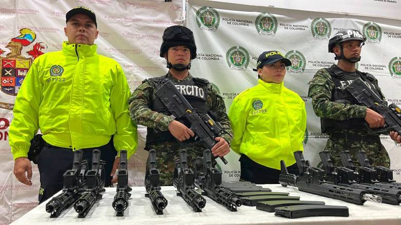La Cuarta Brigada del Ejército Nacional lideró la operación que terminó con el decomiso del cargamento de armas. FOTOS: Cortesía Cuarta Brigada del Ejército