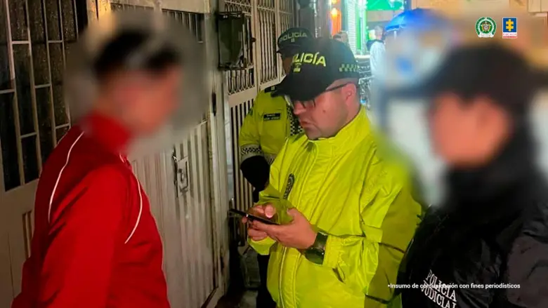 Este fue el momento de la captura en Bogotá de Harold Daniel Barragán Ovalle. FOTO: CORTESÍA DE LA FISCALÍA.