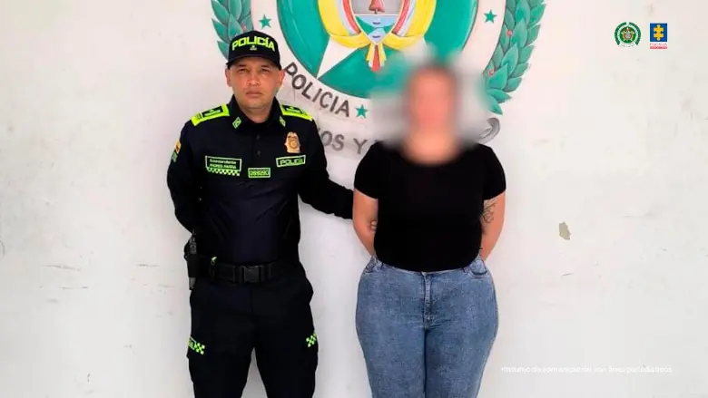 La mujer fue capturada este 22 de julio y en las audiencias preliminares no se allanó a los cargos por los delitos que le imputó la Fiscalía. FOTO Cortesía Fiscalía y Policía