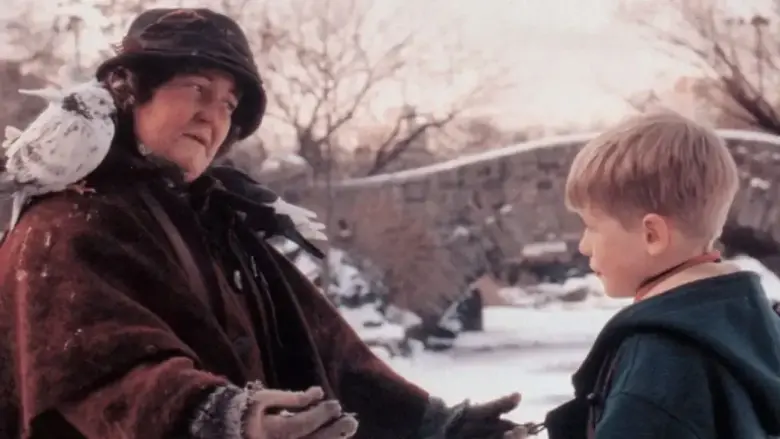 La actriz irlandesa fue la primera mujer de su país en ganar un Premio Oscar en 1990. FOTO: Disney Plus