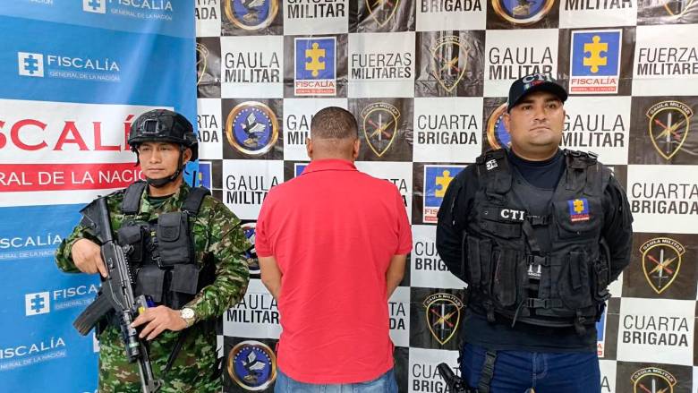 El hombre fue capturado como presunto responsable de transportar armas para las disidencias de las Farc. FOTO Cortesía