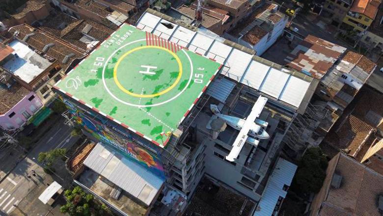 Para los residentes de Manrique fue una sorpresa cuando llegó el restaurante temático a la zona. FOTO Manuel Saldarriaga
