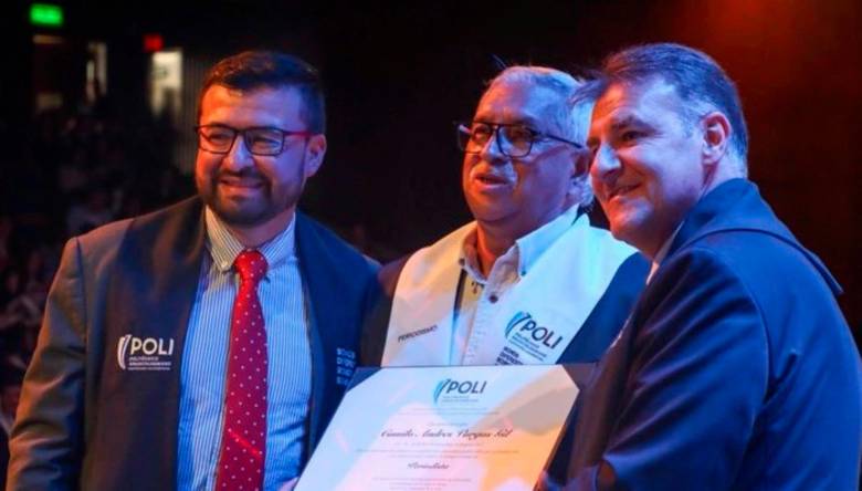 Camilo Vargas recibió su título profesional, ¿de qué se graduó?