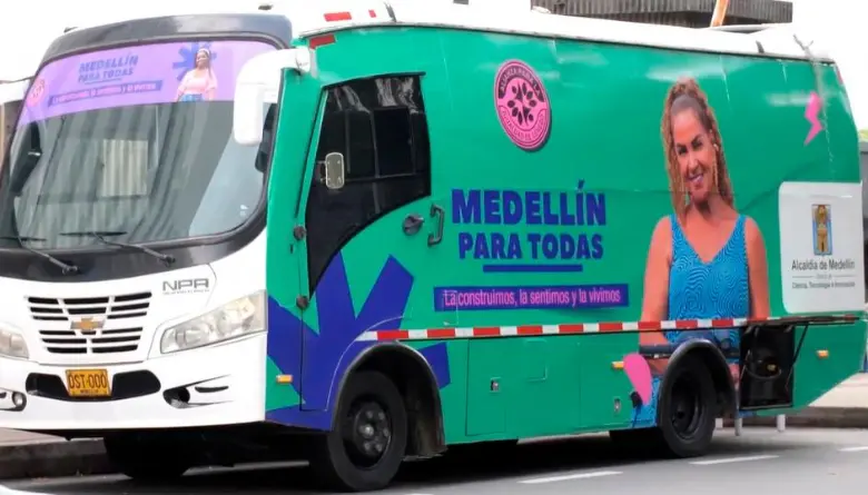 La Secretaría de las Mujeres cuenta con diversos mecanismos para denunciar hechos como el acoso en transporte y espacio público. FOTO Cortesía Alcaldía de Medellín