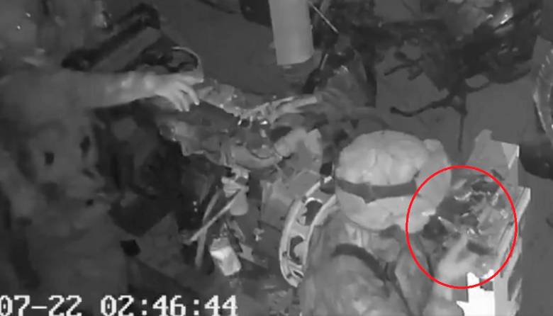 Esta es la grabación en la que se ve a uno de los militares consumiendo droga. FOTO: Captura de video